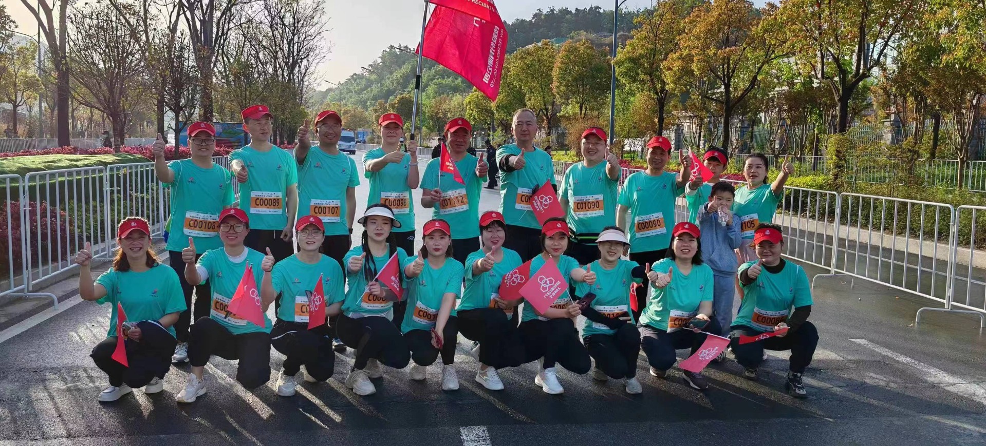 奔跑吧，只為遇見更好的自己 ——精密科技股份組織參加東風商用車·2024十堰馬拉松賽事
